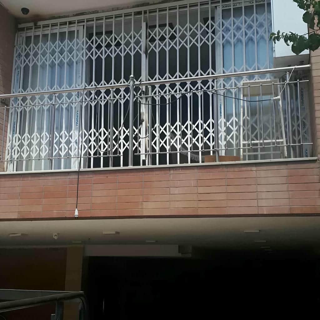 طرح متحرک پنجره بیرونی