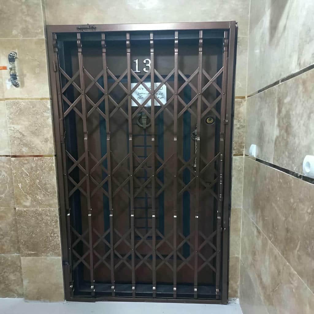 حفاظ درب آکاردئونی فلزی در ارومیه