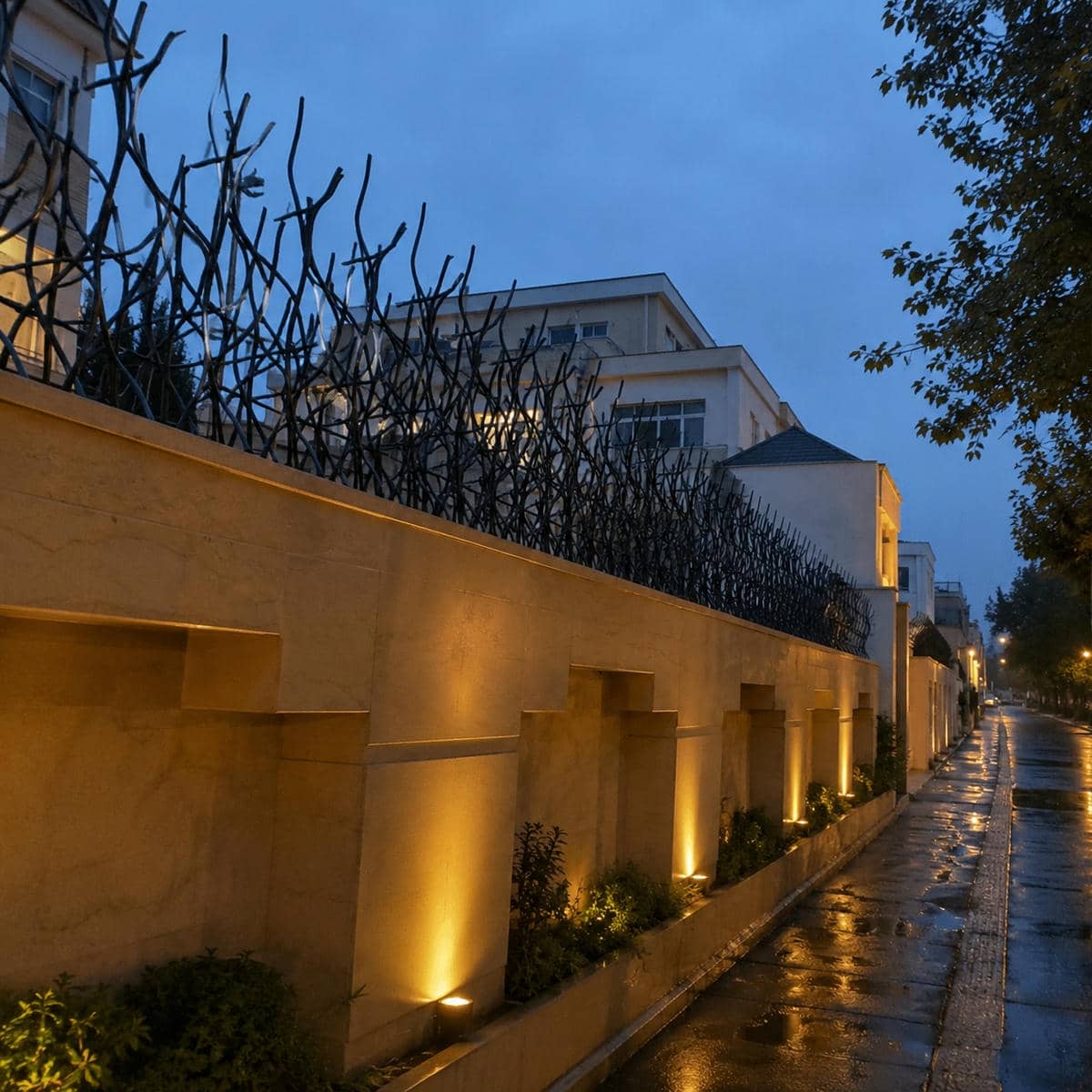 حفاظ دیوار شاخ گوزنی مشکی در ساری