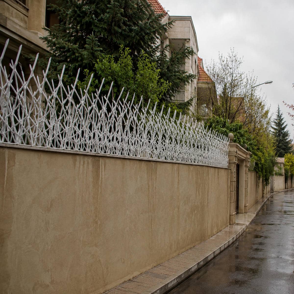 حفاظ دیوار فلزی شاخ گوزنی در استان زنجان