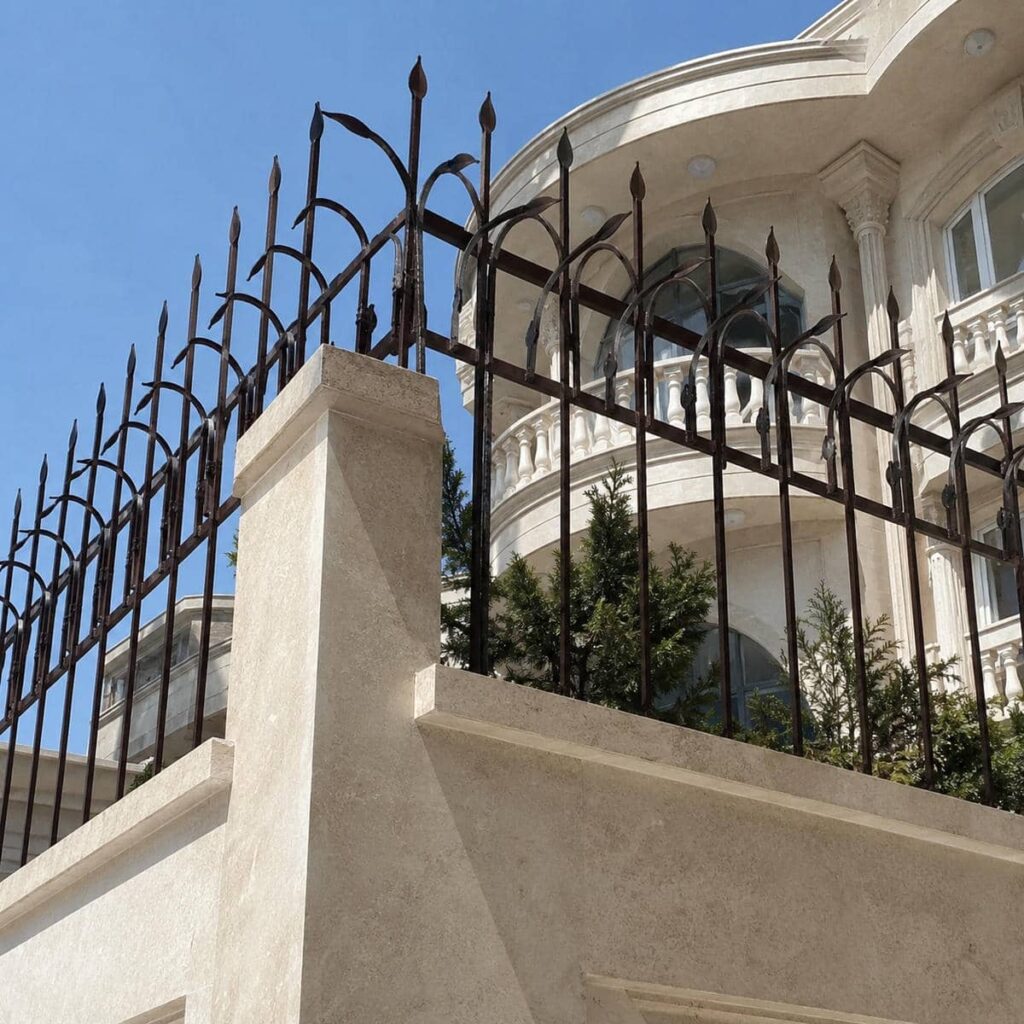 حفاظ دیوار محوطه ویلایی در زنجان