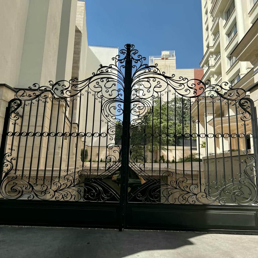 درب حیاط فرفورژه کلاسیک در استان زنجان