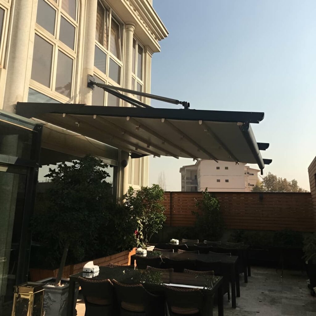سایبان بازویی برای ورودی ساختمان بوشهر