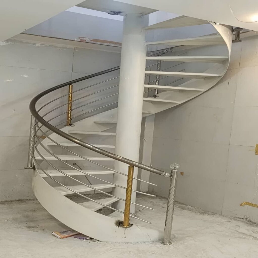 نرده راه پله استیل براق در کرمانشاه