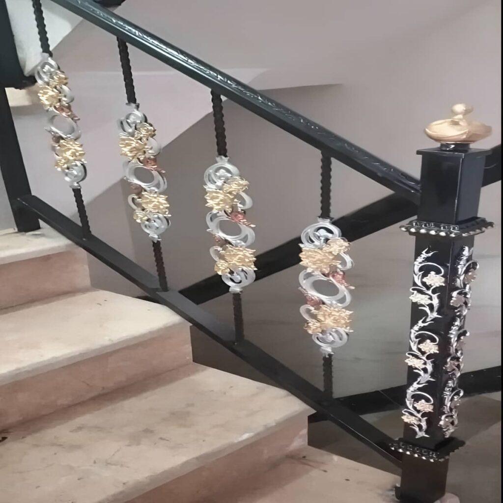 نرده راه پله مدرن با خطوط هندسی