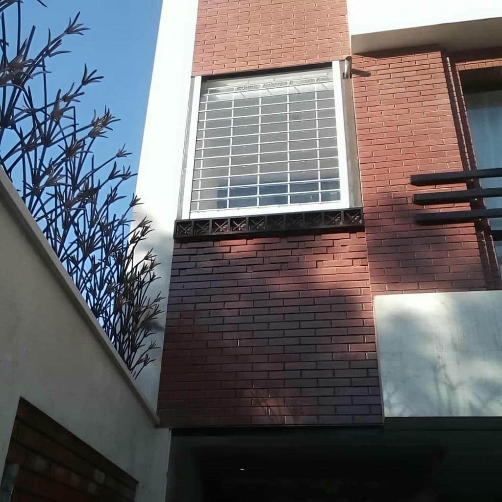 کرکره برقی سفارشی برای ورودی مسکونی کرج کرکره برقی سفارشی برای ورودی مسکونی کرج