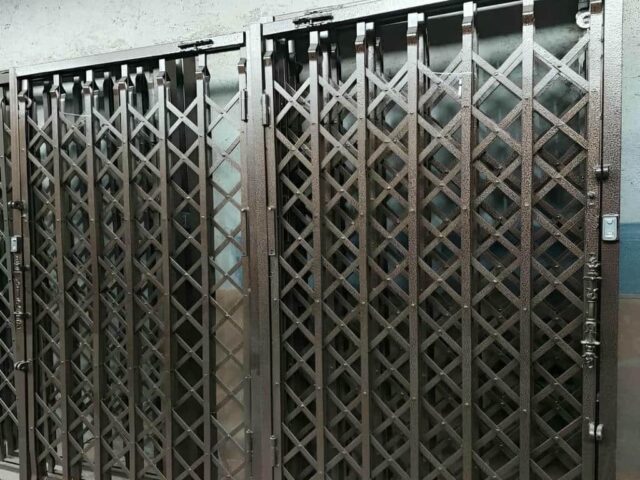 مرکز تخصصی فروش حفاظ درب آکاردئونی در اراک و حومه