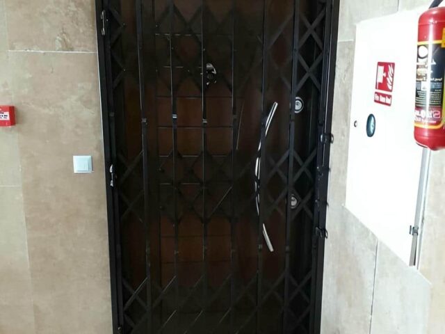 مرکز عرضه حفاظ درب آکاردئونی در استان اردبیل