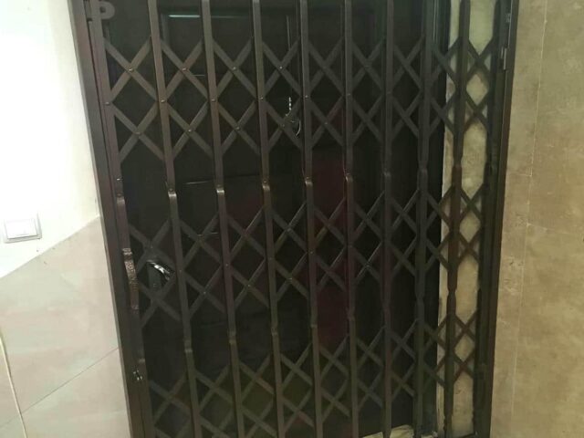 حفاظ درب آکاردئونی فلزی در استان یزد مرکز فروش و سفارش حفاظ درب آکاردئونی در استان یزد