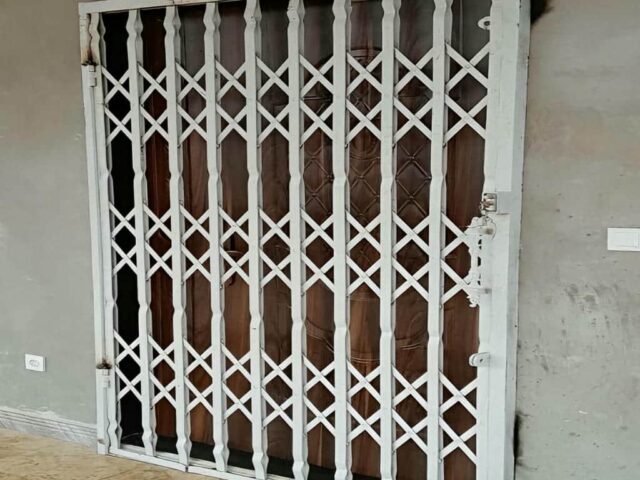 مرکز عرضه حفاظ درب آکاردئونی در یزد و حومه