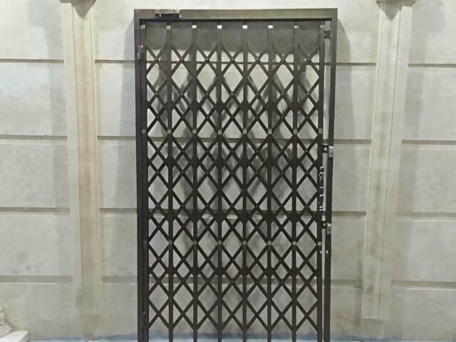 مرکز فروش و سفارش حفاظ درب آکاردئونی در استان قم