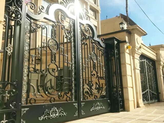 درب حیاط فلزی مشکی در استان کرمانشاه مرکز تخصصی فروش درب حیاط در استان کرمانشاه